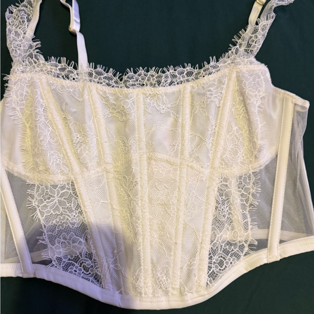 Elegant White Lace Bustier